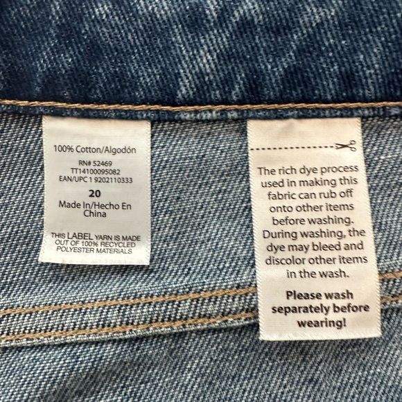 JEAN SHORTS, TIME & TRU, SIZE 20, ZIPPER WAIST, BUTTON CLOSURE - Picture 3 of 5